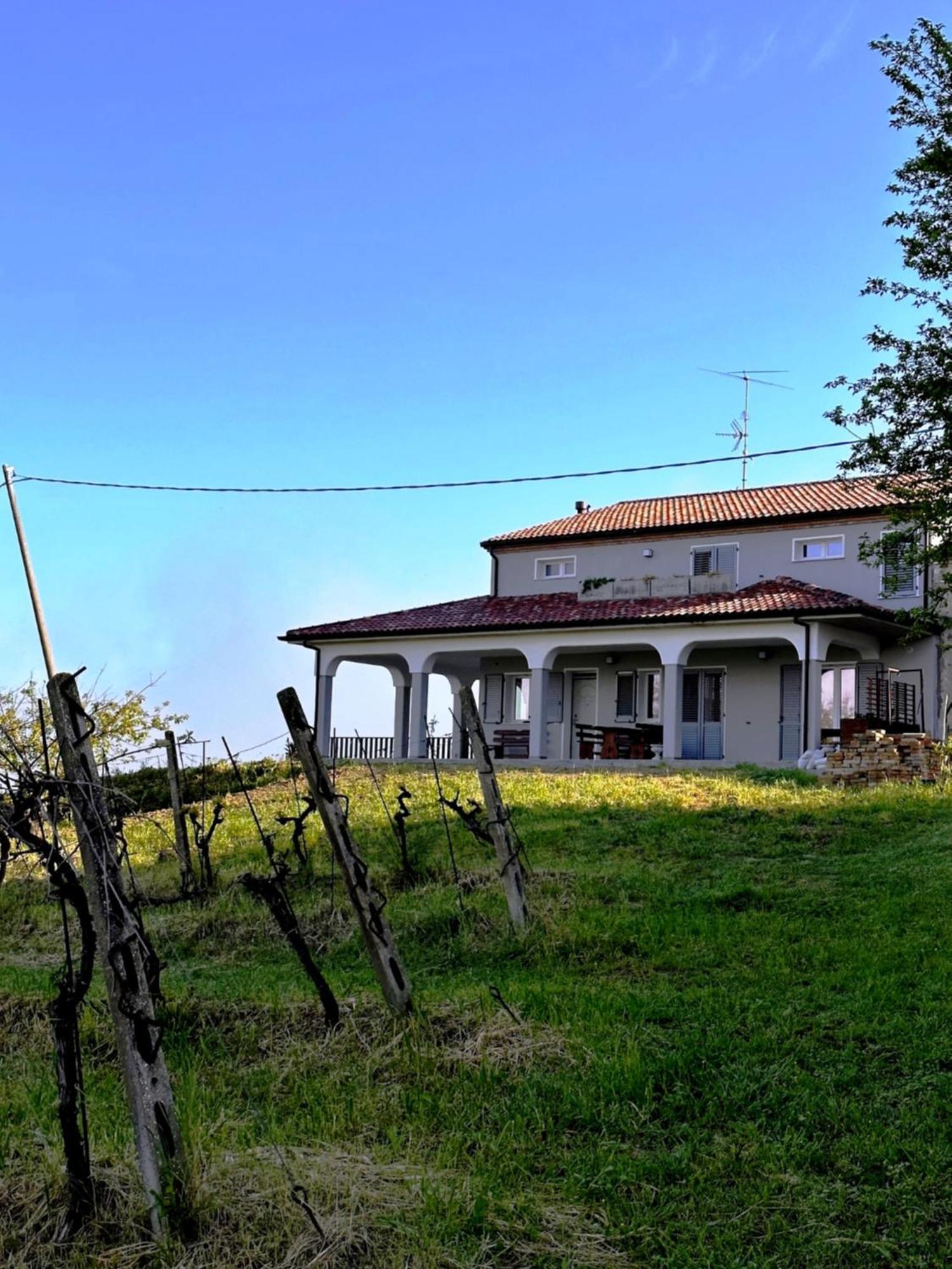 Bed and Breakfast La Sosta Di Guido A Tavullia Esterno foto